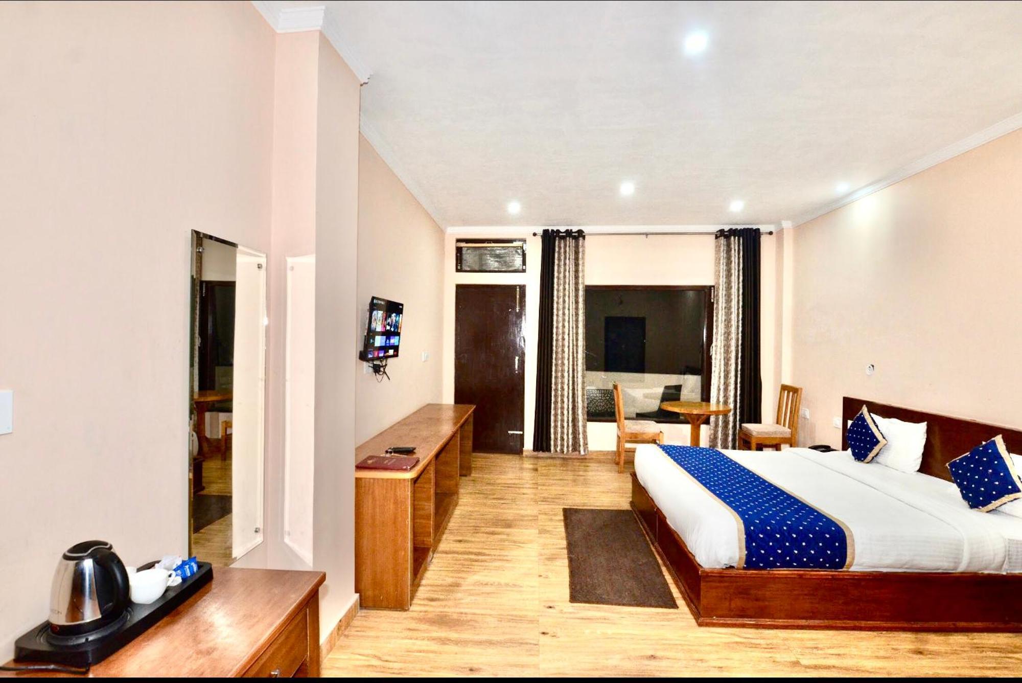 Uttarakhand Resort Kausani Buitenkant foto