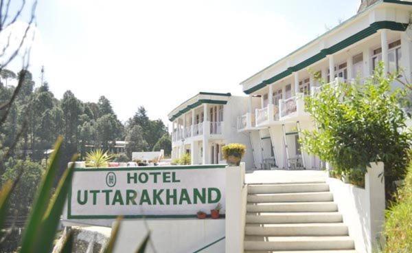 Uttarakhand Resort Kausani Buitenkant foto