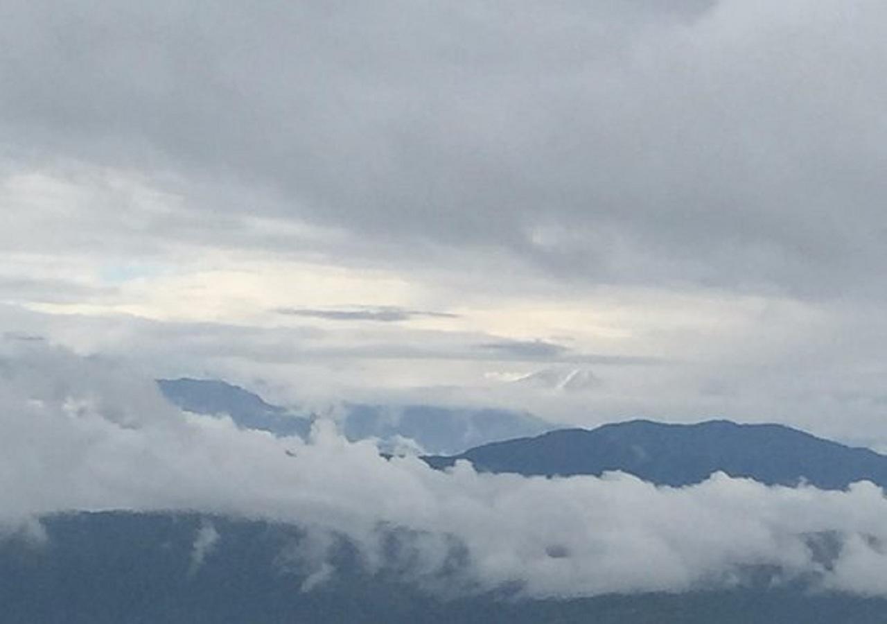 Uttarakhand Resort Kausani Buitenkant foto