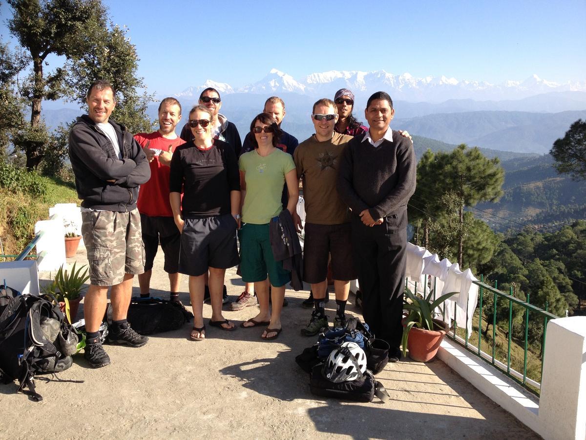 Uttarakhand Resort Kausani Buitenkant foto